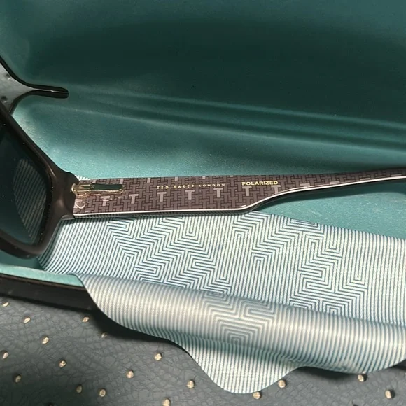 TED BAKER man, sunglasses Polaroid Exxon condition - Picture 4 of 6